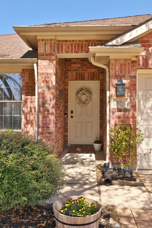 19214 Crescent Pass Drive, Tomball, Texas image 3
