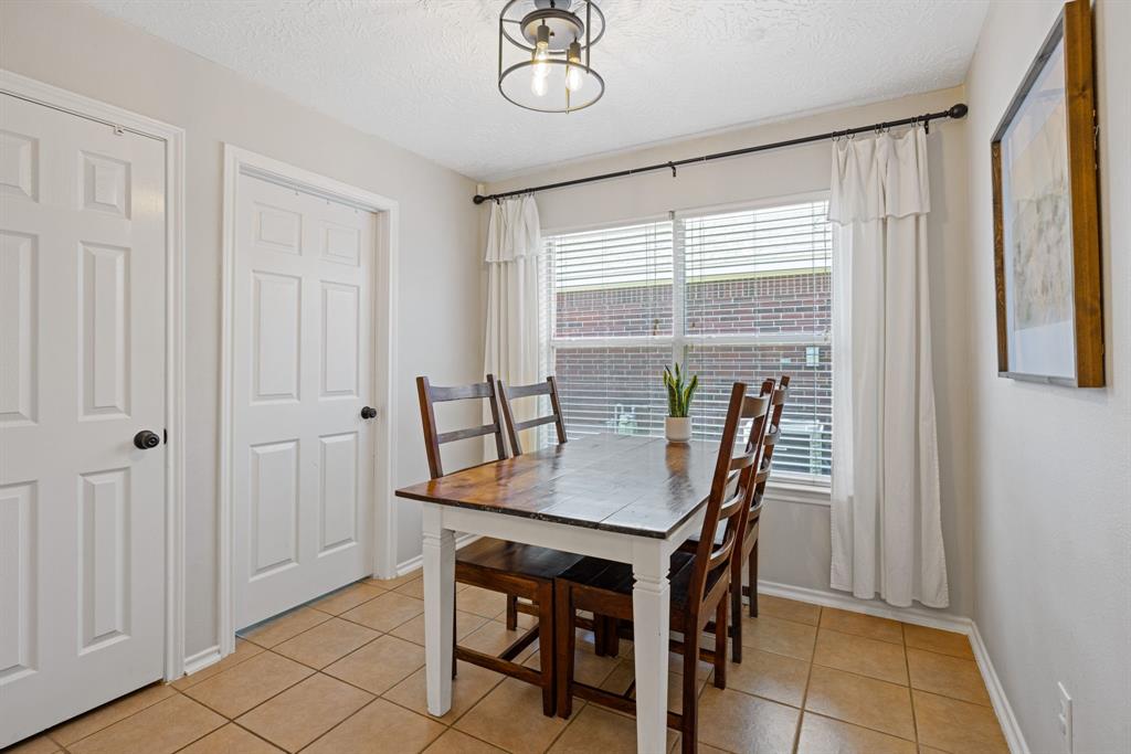 19214 Crescent Pass Drive, Tomball, Texas image 13