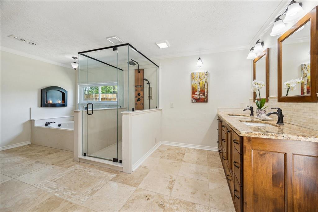 905 Evergreen Drive, Friendswood, Texas image 26