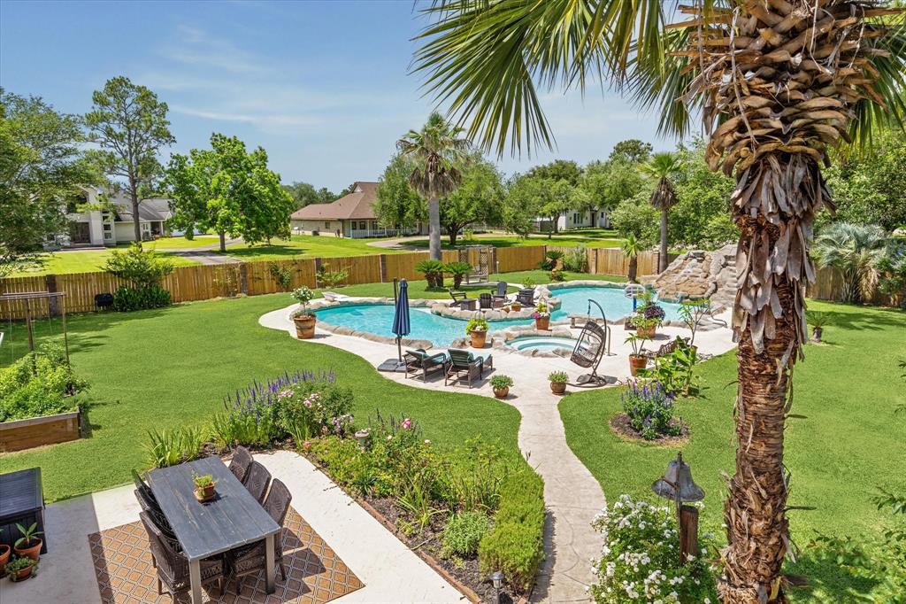 905 Evergreen Drive, Friendswood, Texas image 45
