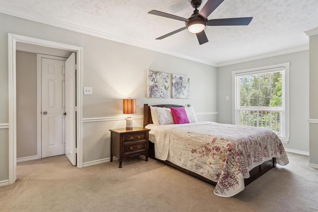 905 Evergreen Drive, Friendswood, Texas image 32