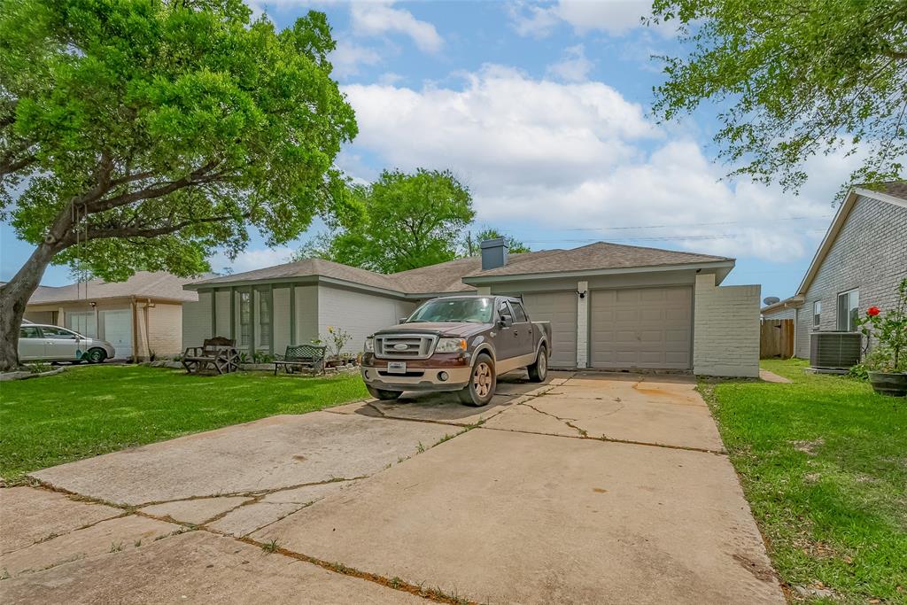 12811 Huntington Venture Drive, Houston, Texas image 2