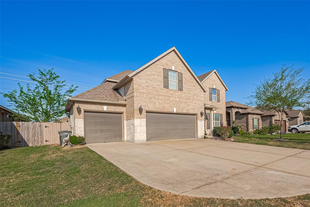 2215 Trocadero Lane, League City, Texas image 2
