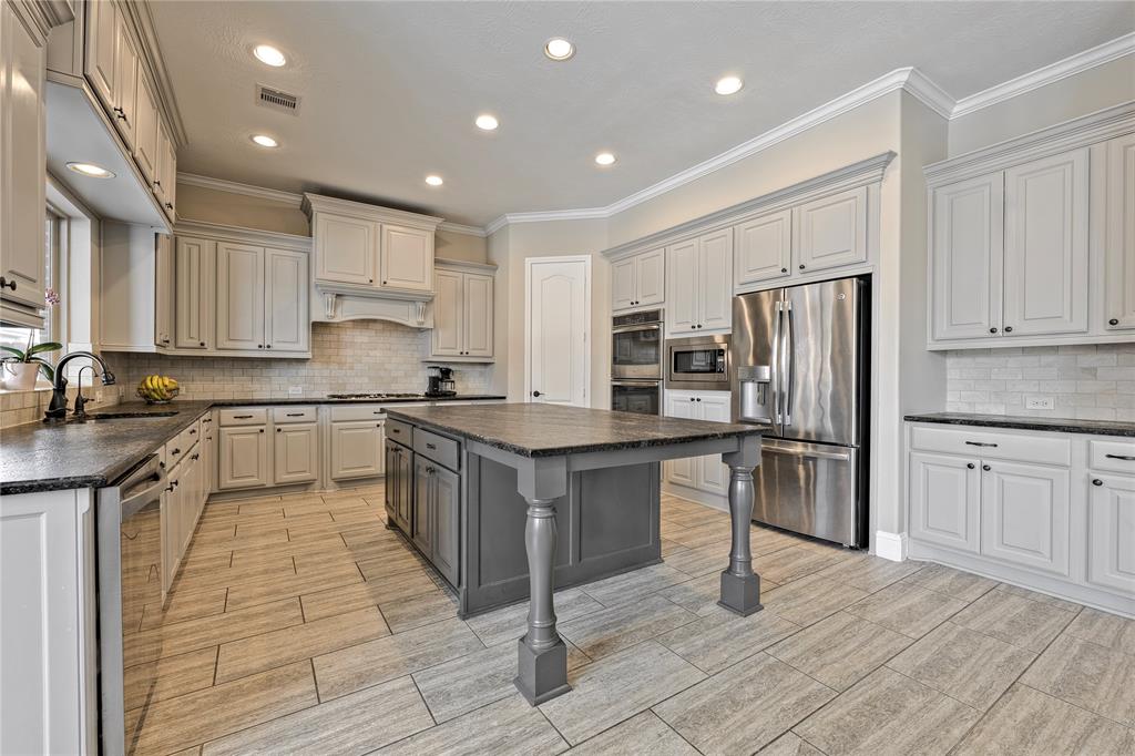 19418 Timpson Reservoir Drive, Cypress, Texas image 3
