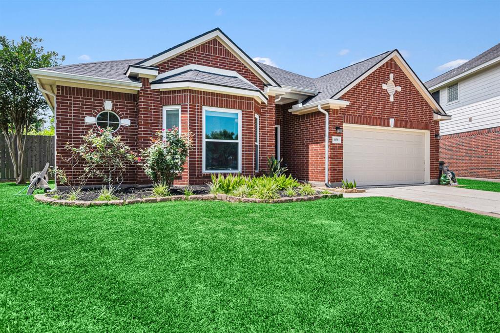 1038 Bristol Way Way, Pearland, Texas image 2