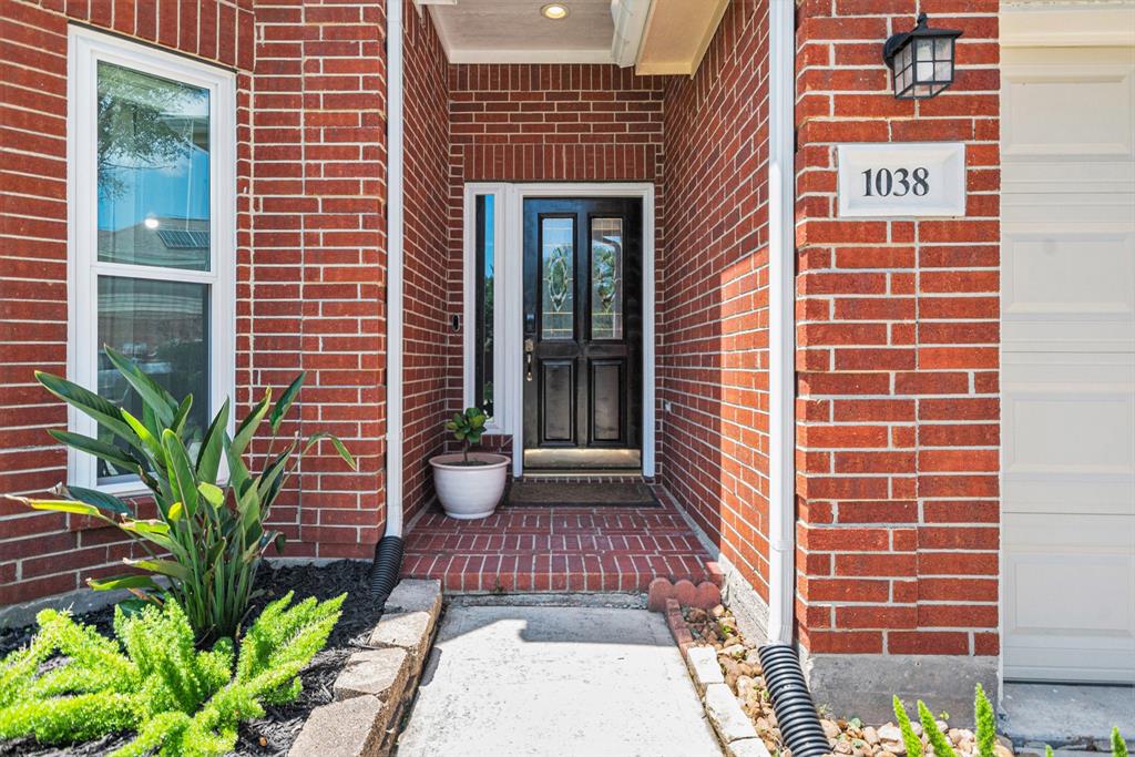 1038 Bristol Way Way, Pearland, Texas image 3