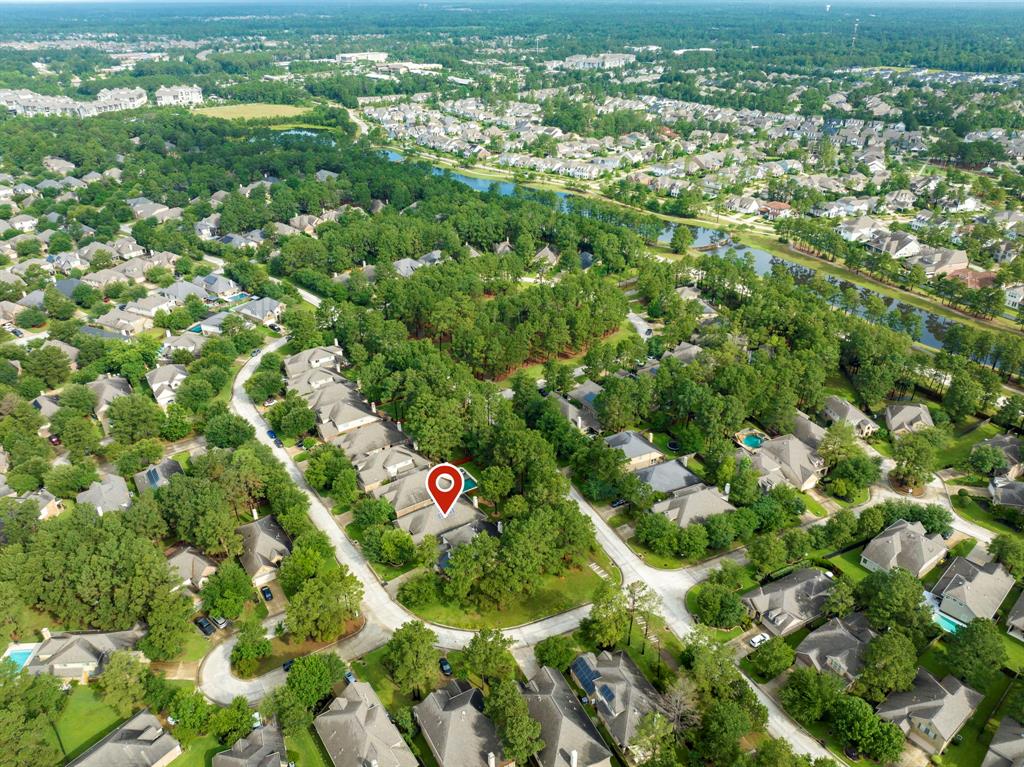 30 E Deer River Circle, Spring, Texas image 32