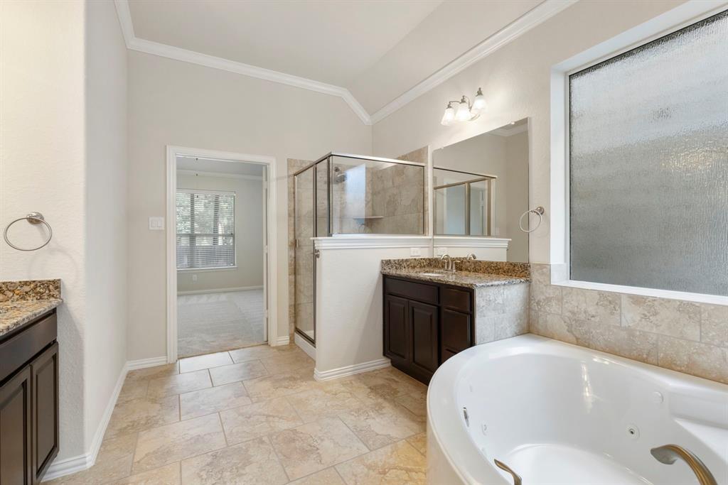 30 E Deer River Circle, Spring, Texas image 18