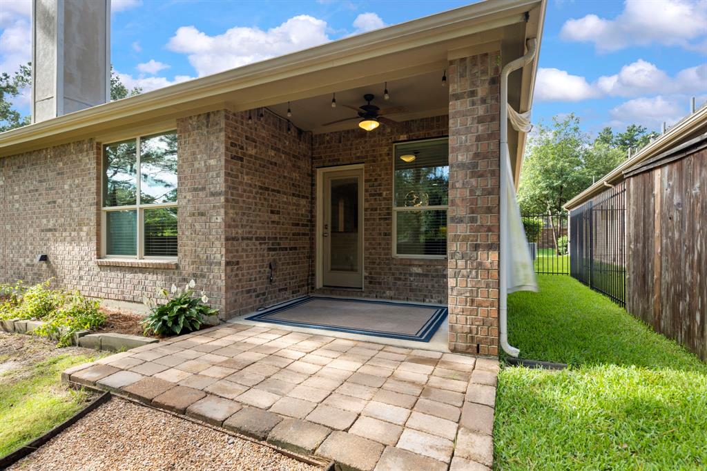 30 E Deer River Circle, Spring, Texas image 28