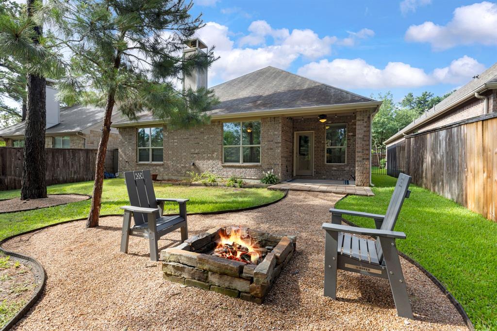30 E Deer River Circle, Spring, Texas image 30