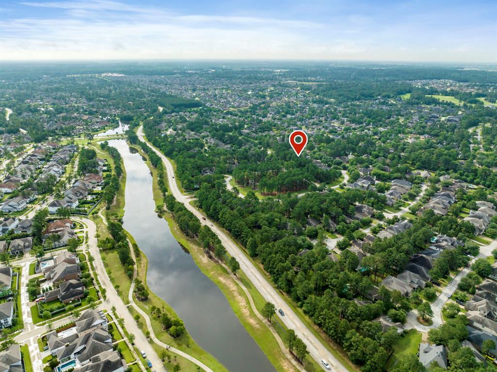 30 E Deer River Circle, Spring, Texas image 34