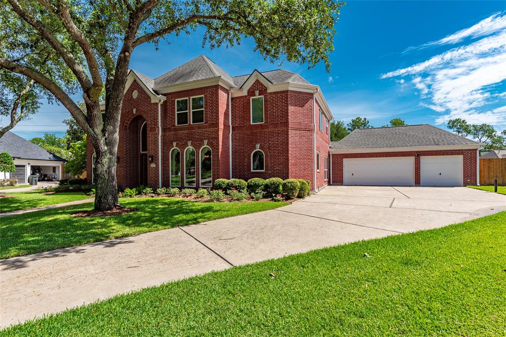 5706 Amber Queen Court