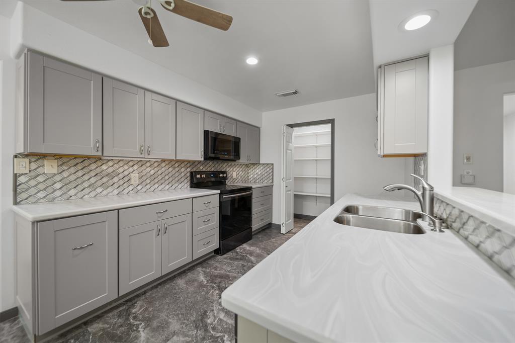 15449 Peacock Ln Lane, Conroe, Texas image 12