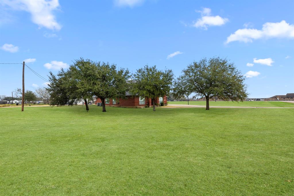 6908 Westgate Street, Wallis, Texas image 33