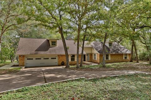 Single Family Residence in Brenham TX 5405 Hillside Lane.jpg