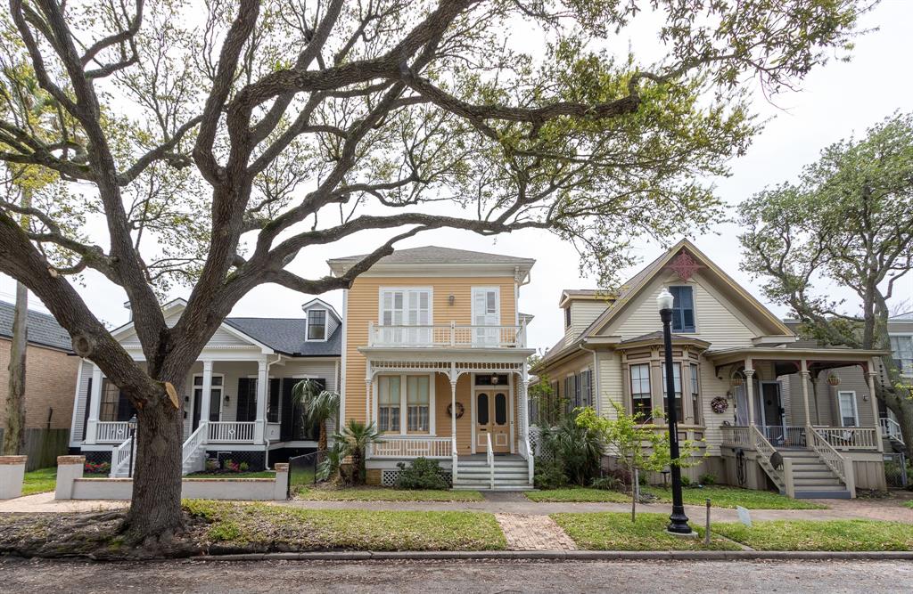 1209 Sealy Street, Galveston, Texas image 2