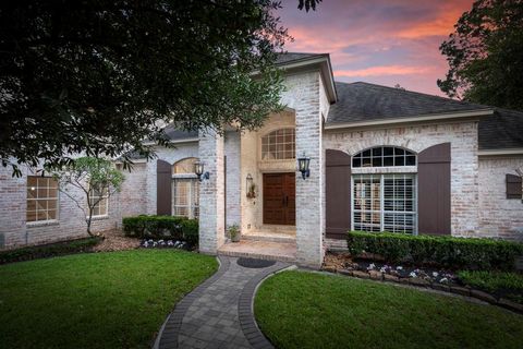 63 N Wooded Brook Circle The Woodlands TX 77382