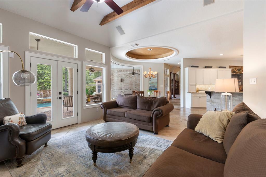 63 N Wooded Brook Circle, The Woodlands, Texas image 17
