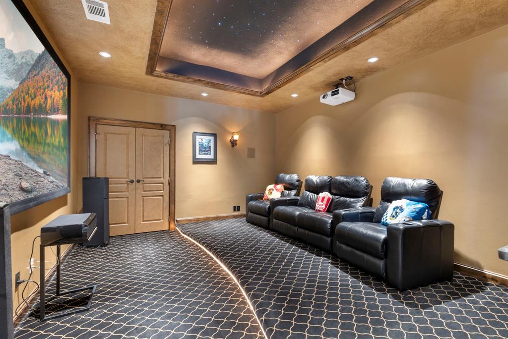63 N Wooded Brook Circle, The Woodlands, Texas image 28