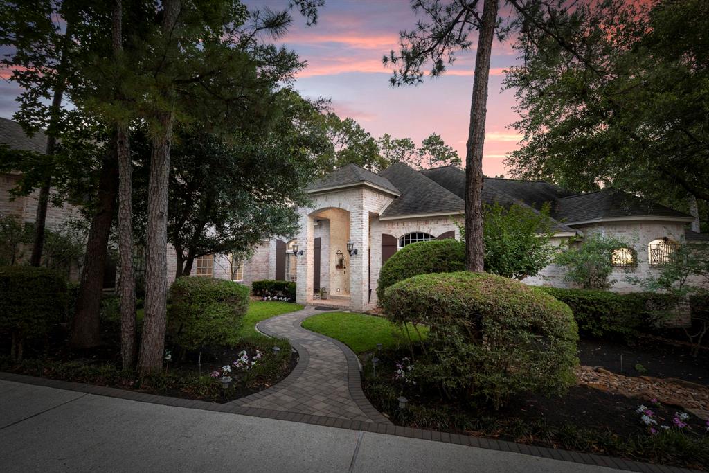 63 N Wooded Brook Circle
