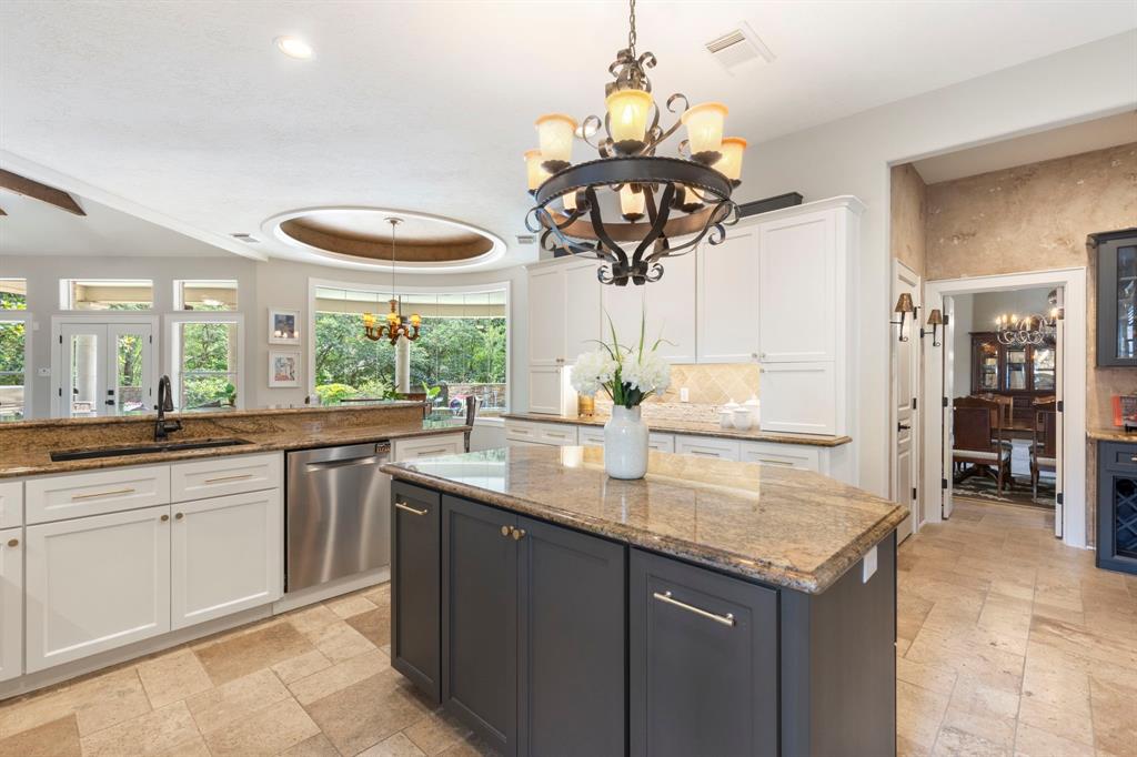 63 N Wooded Brook Circle, The Woodlands, Texas image 20