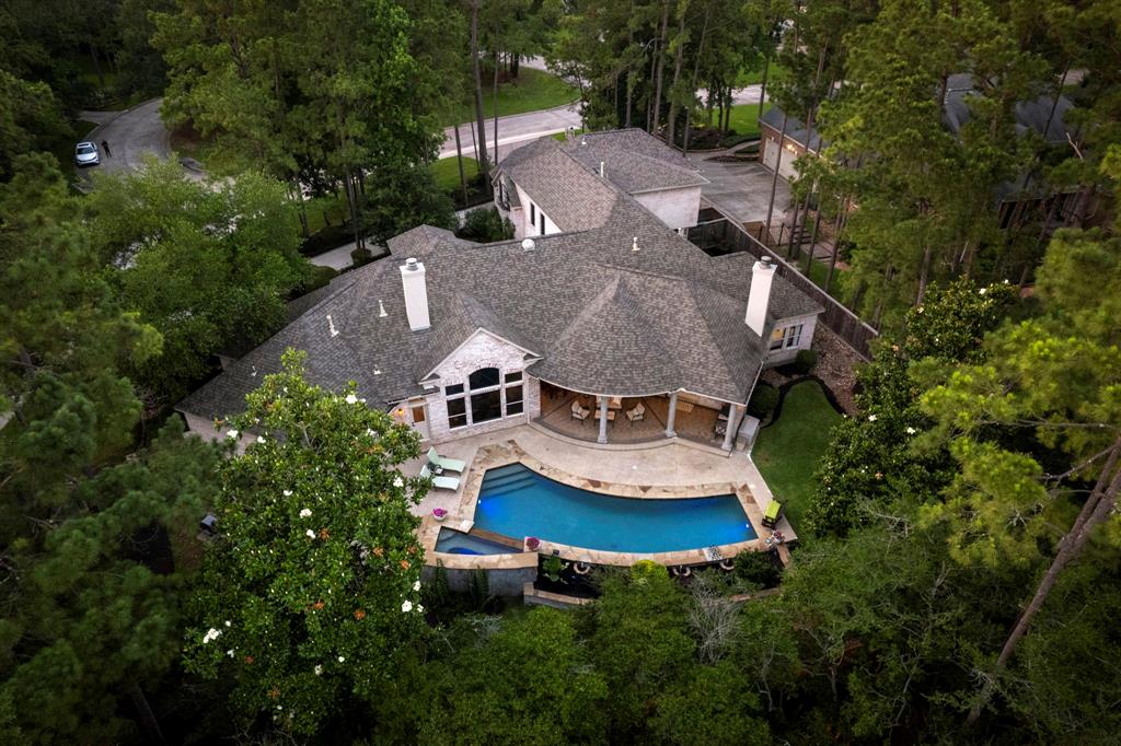 63 N Wooded Brook Circle