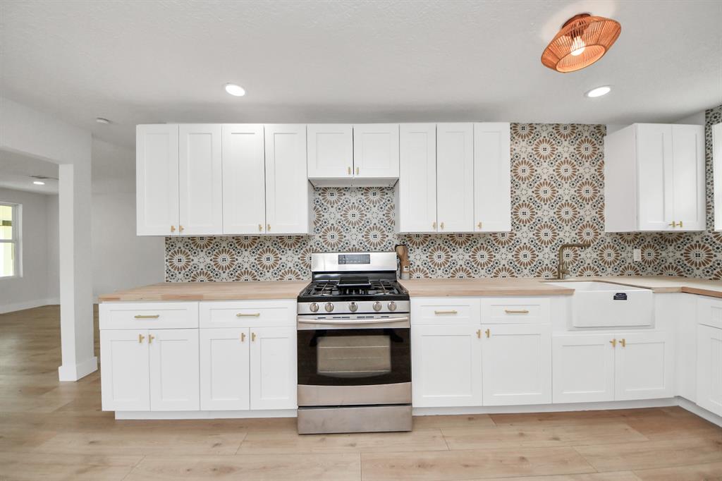 501 Schilling Street, Baytown, Texas image 21