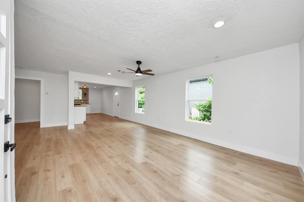 501 Schilling Street, Baytown, Texas image 11