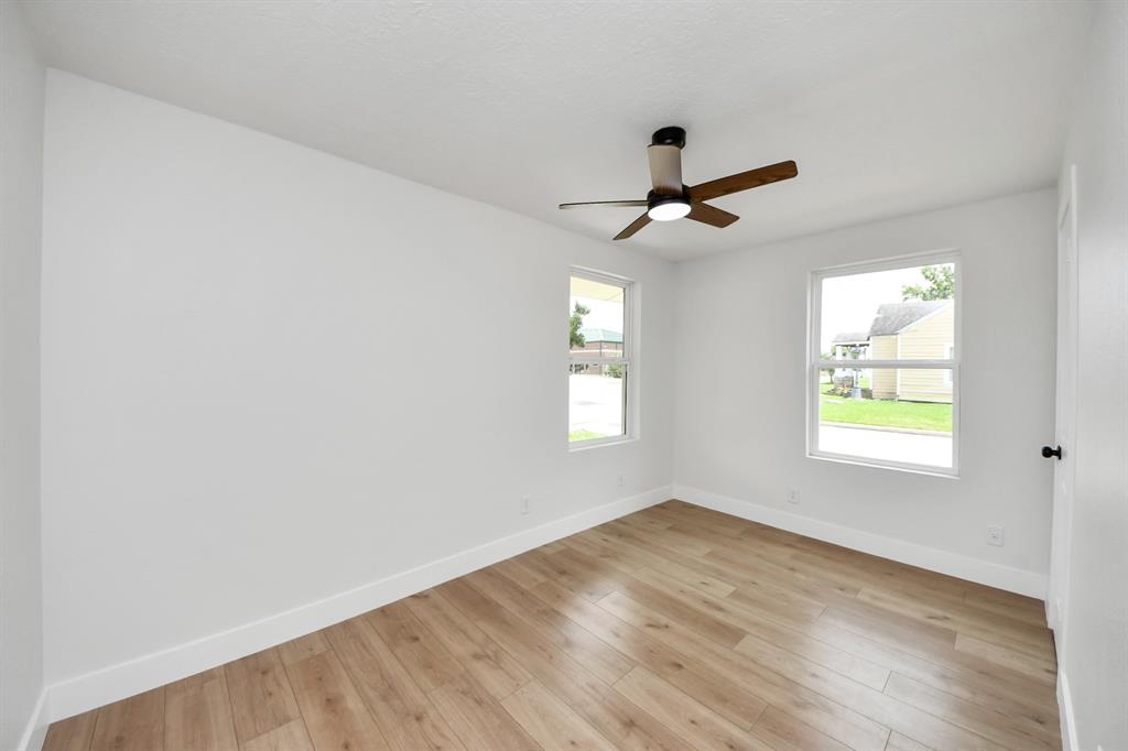 501 Schilling Street, Baytown, Texas image 27