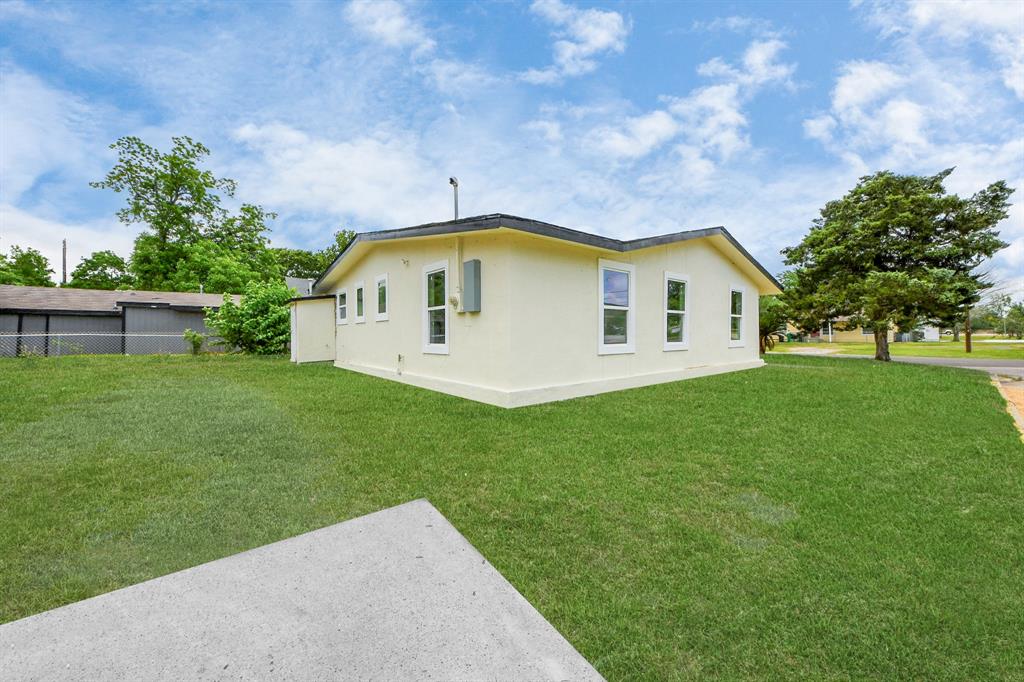 501 Schilling Street, Baytown, Texas image 38