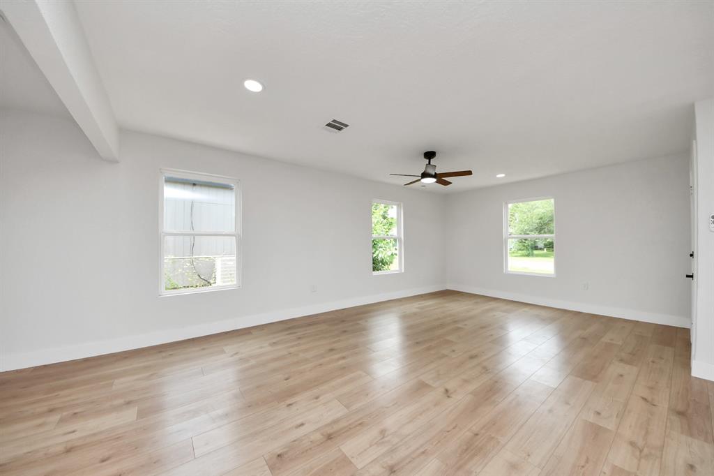 501 Schilling Street, Baytown, Texas image 14