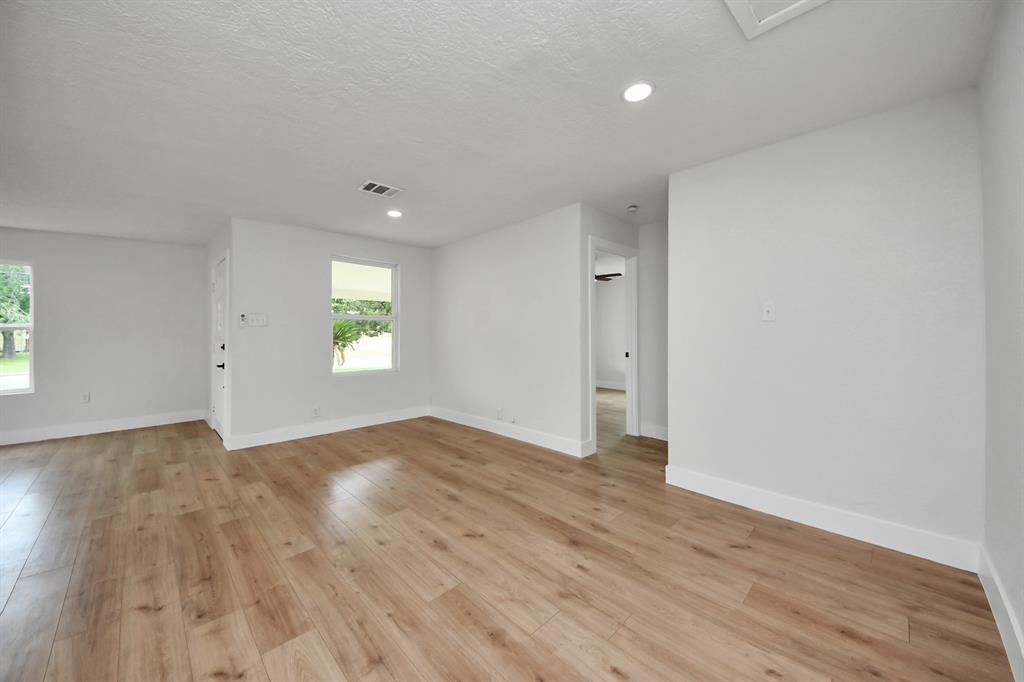 501 Schilling Street, Baytown, Texas image 18