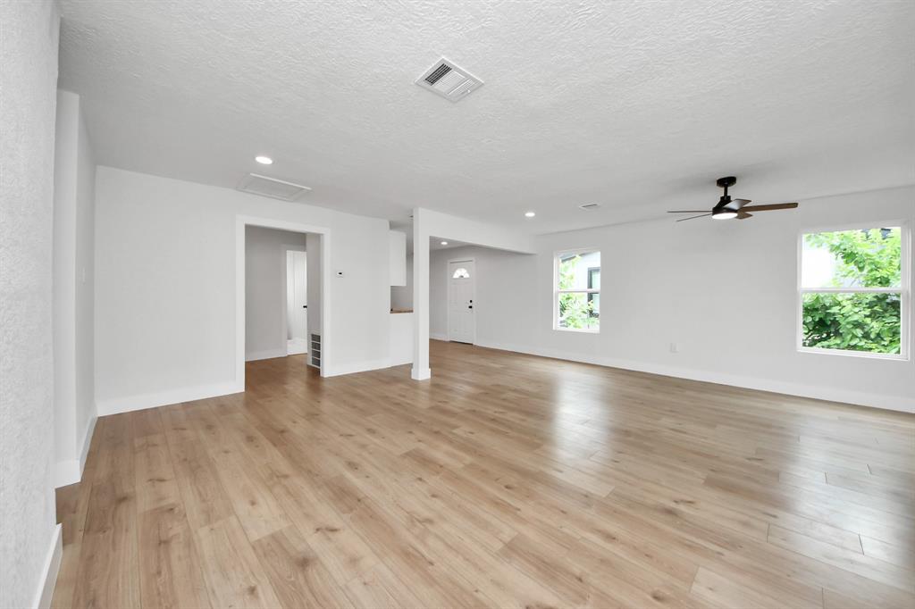 501 Schilling Street, Baytown, Texas image 16