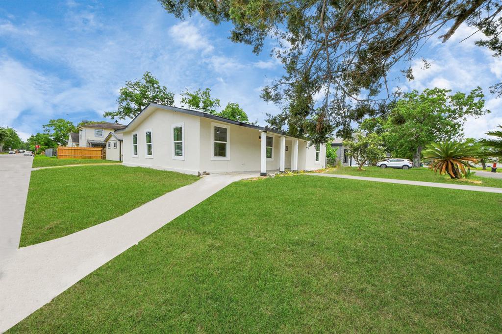 501 Schilling Street, Baytown, Texas image 6