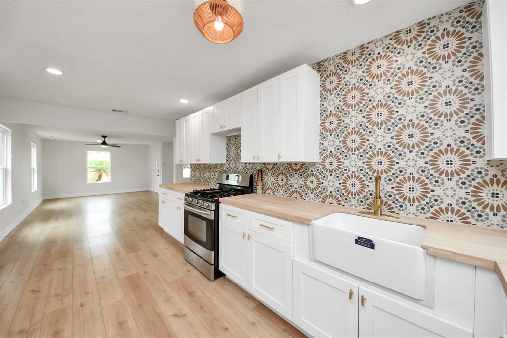 501 Schilling Street, Baytown, Texas image 23