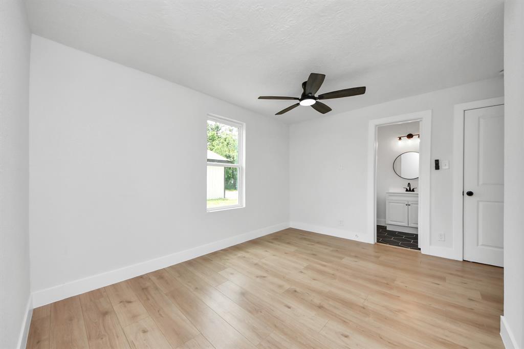 501 Schilling Street, Baytown, Texas image 24