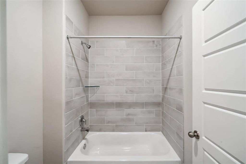 1070 Comal Trail, Dayton, Texas image 22