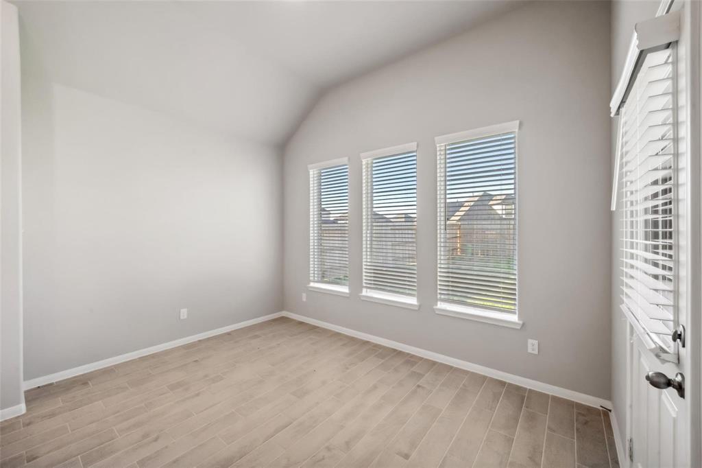 1070 Comal Trail, Dayton, Texas image 10