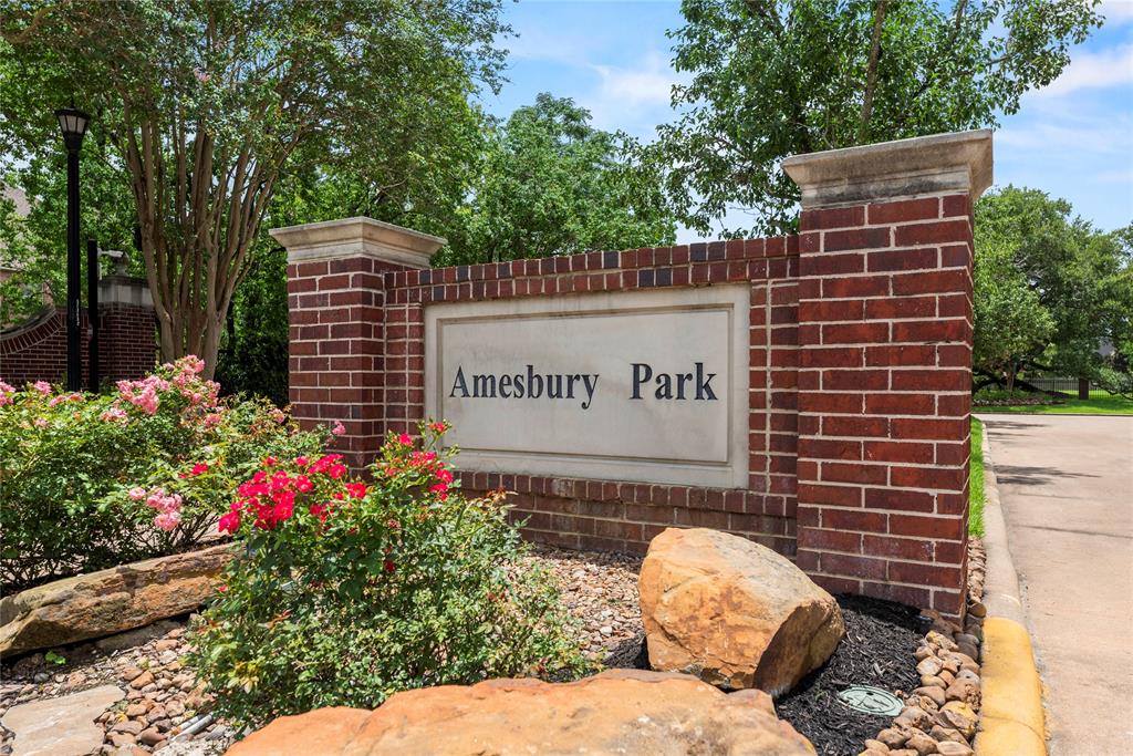3923 Forbesbury Drive, Houston, Texas image 2