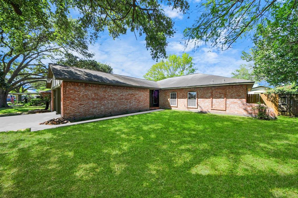 1409 N Park Ridge Drive, Deer Park, Texas image 2