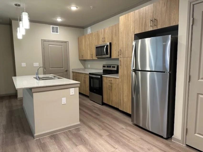 501 W Sam Houston