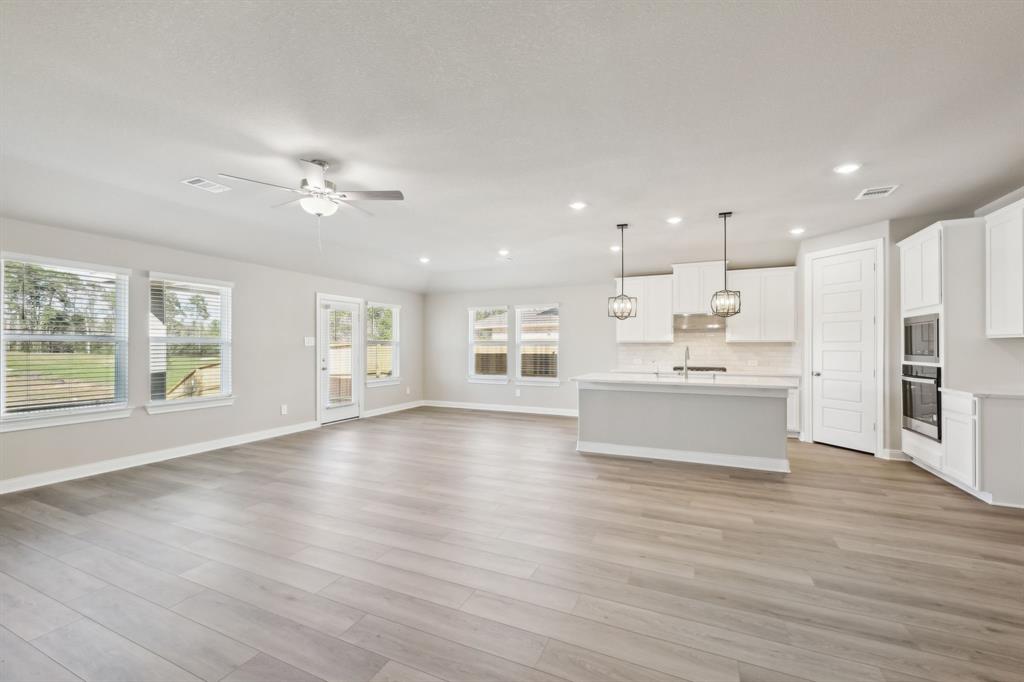129 Bay Bridge Court, Montgomery, Texas image 6