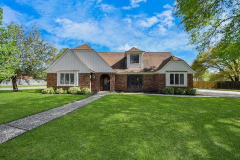 Photo of 201 Cliffbrook Lane, Cleveland, TX 77327 (MLS # 85504544) Photo of 201 Cliffbrook Lane, Cleveland, TX 77327 (MLS # 85504544)