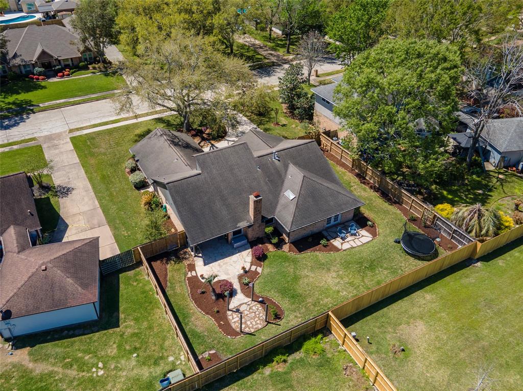 1811 Hunt Drive, Friendswood, Texas image 45
