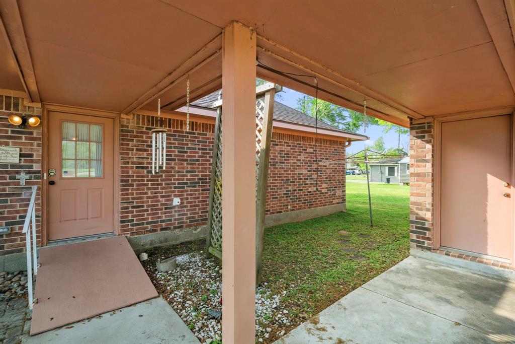 506 Houston Street, Wallis, Texas image 23