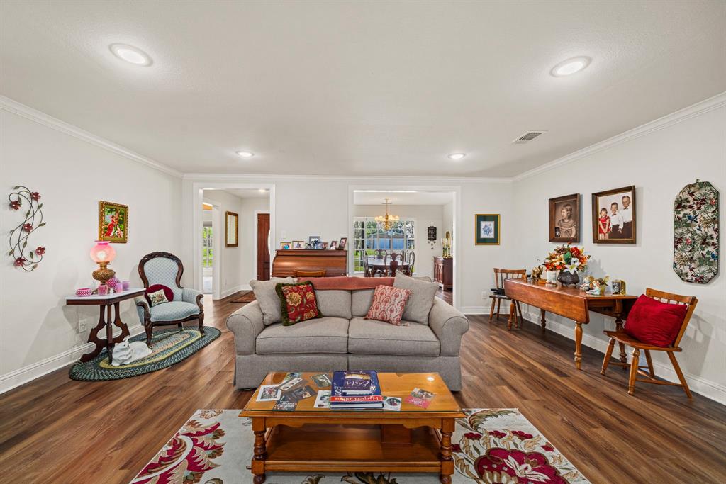 506 Houston Street, Wallis, Texas image 10