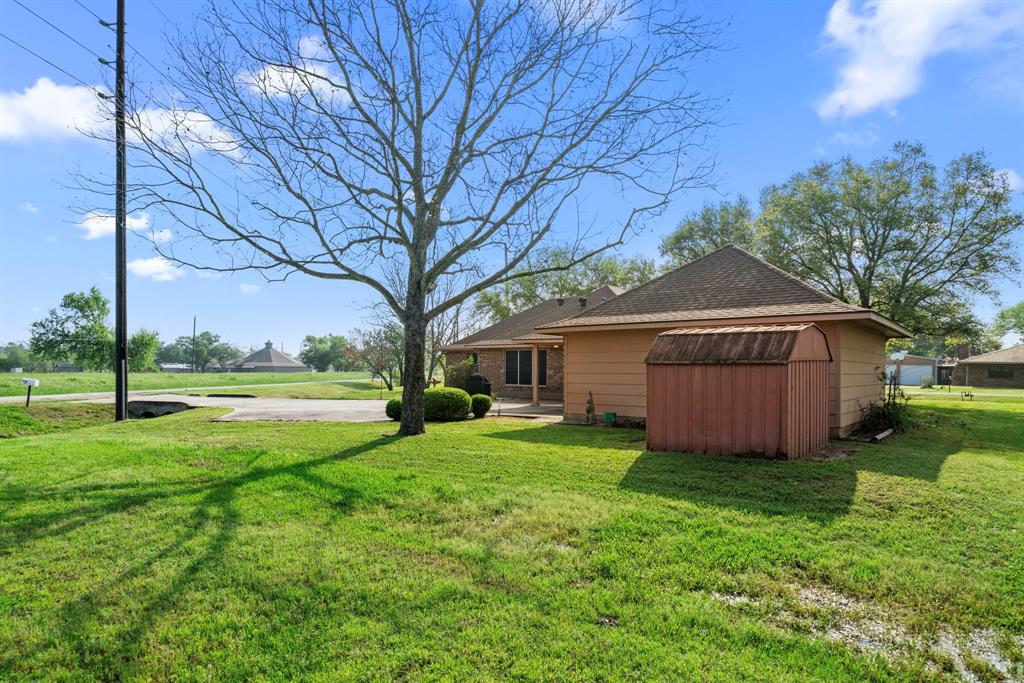 506 Houston Street, Wallis, Texas image 26