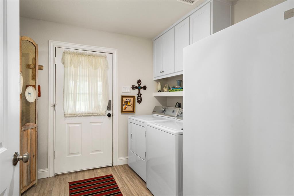 506 Houston Street, Wallis, Texas image 14