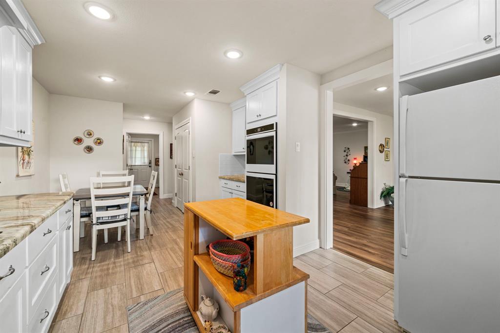 506 Houston Street, Wallis, Texas image 12