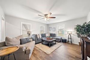 702 S 2nd Street, La Porte, Texas image 1